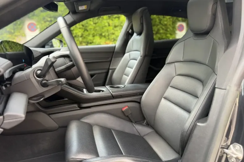 Porsche Taycan din 2023 cu 32.900 km - oferta POR237603 - foto 9