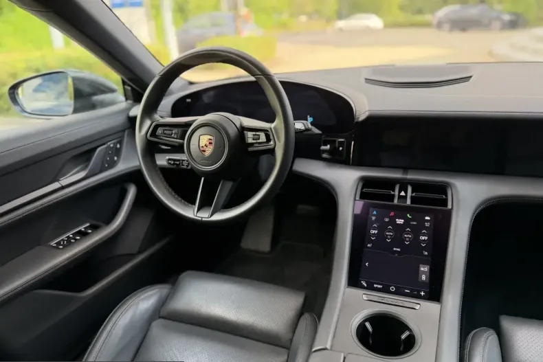 Porsche Taycan din 2023 cu 32.900 km - oferta POR237603 - foto 11