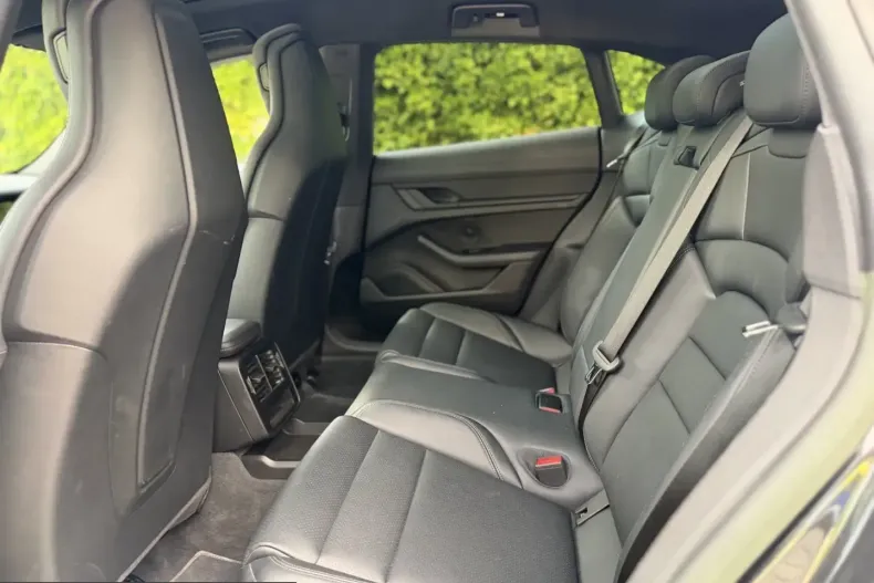 Porsche Taycan din 2023 cu 32.900 km - oferta POR237603 - foto 19