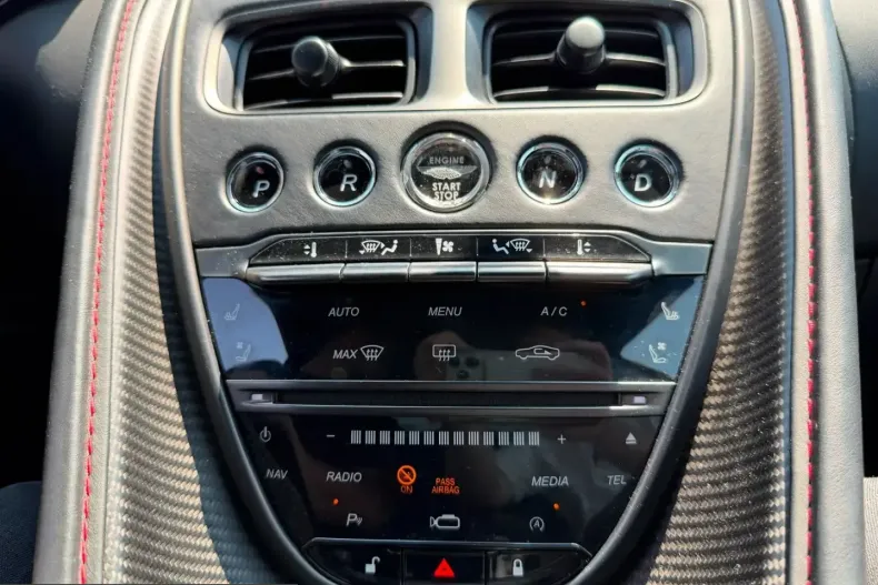 Aston Martin DBS din 2021 cu 45.757 km - oferta AST237617 - foto 14