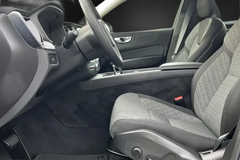 Volvo XC60 din 2022 cu 43.211 km - oferta VOL237640 - foto 12