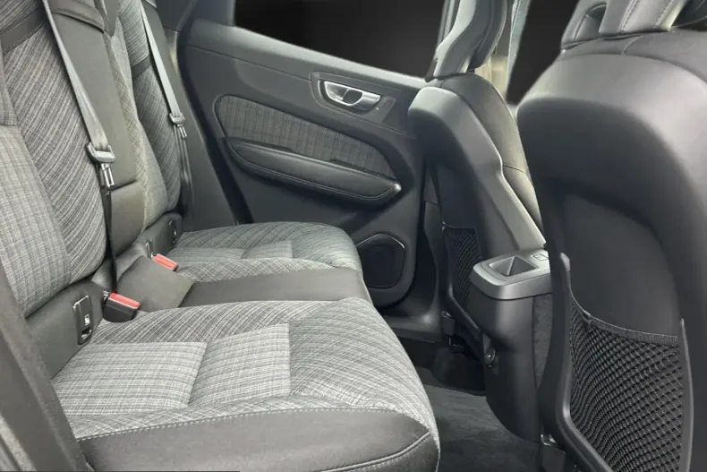 Volvo XC60 din 2022 cu 43.211 km - oferta VOL237640 - foto 16