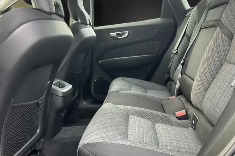 Volvo XC60 din 2022 cu 43.211 km - oferta VOL237640 - foto 18