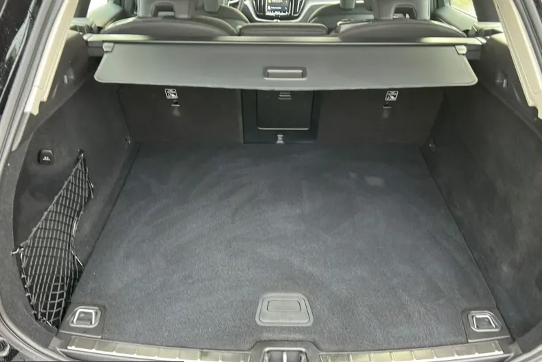 Volvo XC60 din 2022 cu 43.211 km - oferta VOL237640 - foto 23