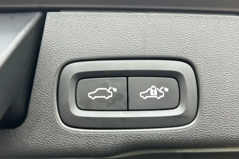 Volvo XC60 din 2022 cu 43.211 km - oferta VOL237640 - foto 24