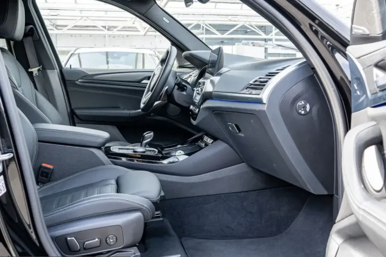 BMW X3 (Seria X) din 2024 cu 23.512 km - oferta BMW237654 - foto 5