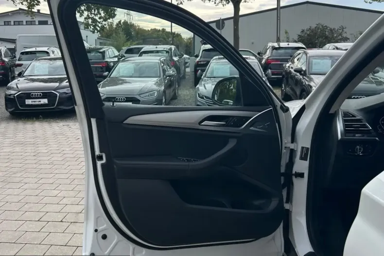 BMW X3 (Seria X) din 2022 cu 79.400 km - oferta BMW237656 - foto 12