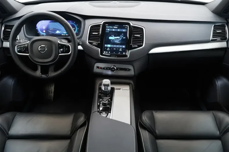 Volvo XC90 din 2023 cu 66.554 km - oferta VOL237659 - foto 11