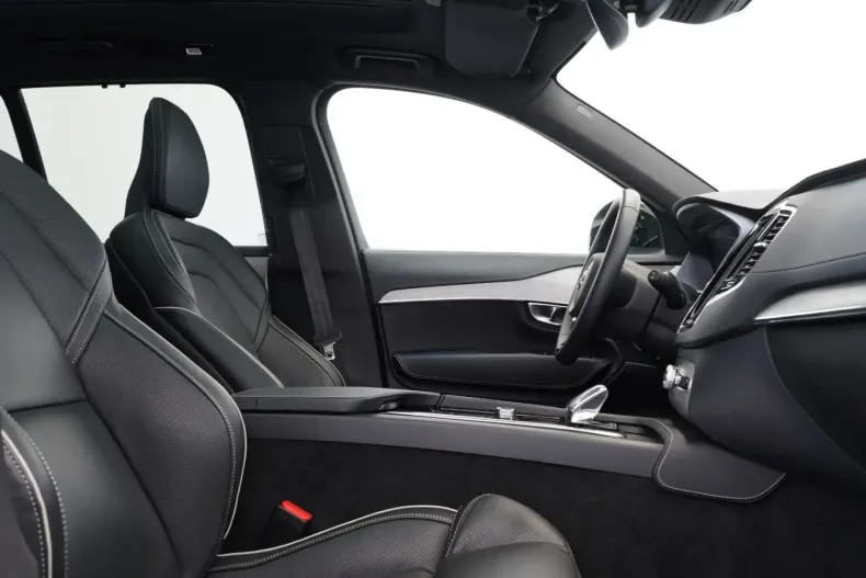 Volvo XC90 din 2023 cu 66.554 km - oferta VOL237659 - foto 17