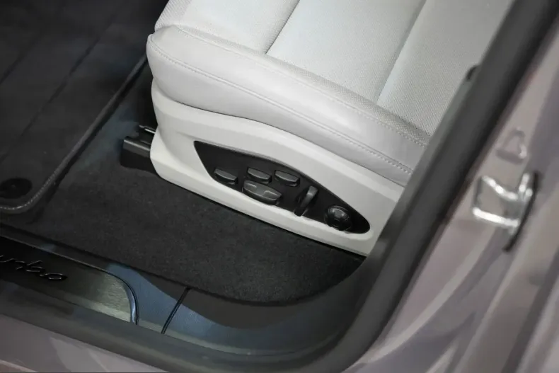 Porsche Macan din 2024 cu 5.500 km - oferta POR237665 - foto 23
