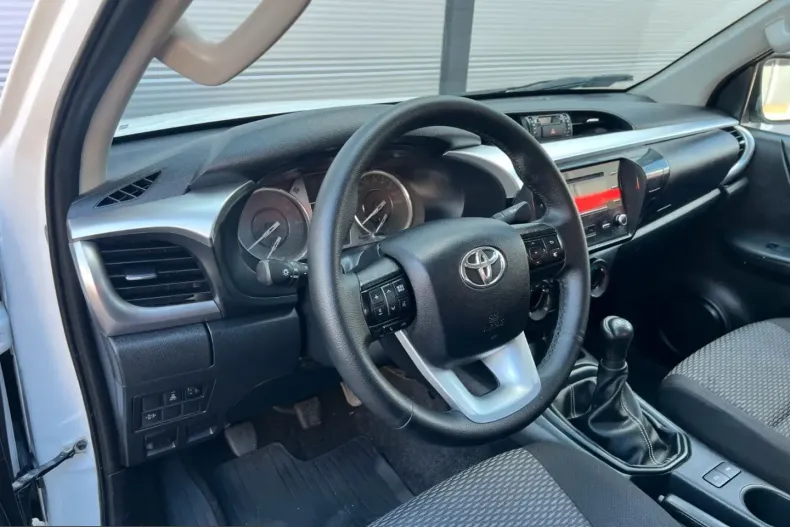 Toyota Hilux din 2023 cu 46.000 km - oferta TOY237694 - foto 12