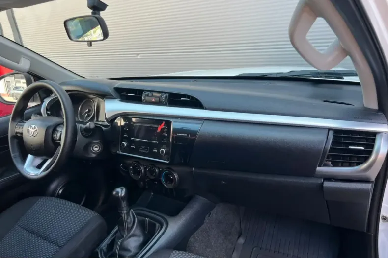Toyota Hilux din 2023 cu 46.000 km - oferta TOY237694 - foto 16