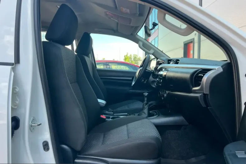 Toyota Hilux din 2023 cu 46.000 km - oferta TOY237694 - foto 17
