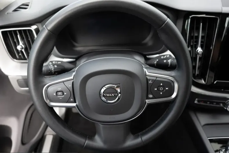 Volvo XC60 din 2023 cu 47.282 km - oferta VOL237700 - foto 7