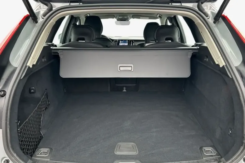 Volvo XC60 din 2024 cu 13.875 km - oferta VOL237702 - foto 8