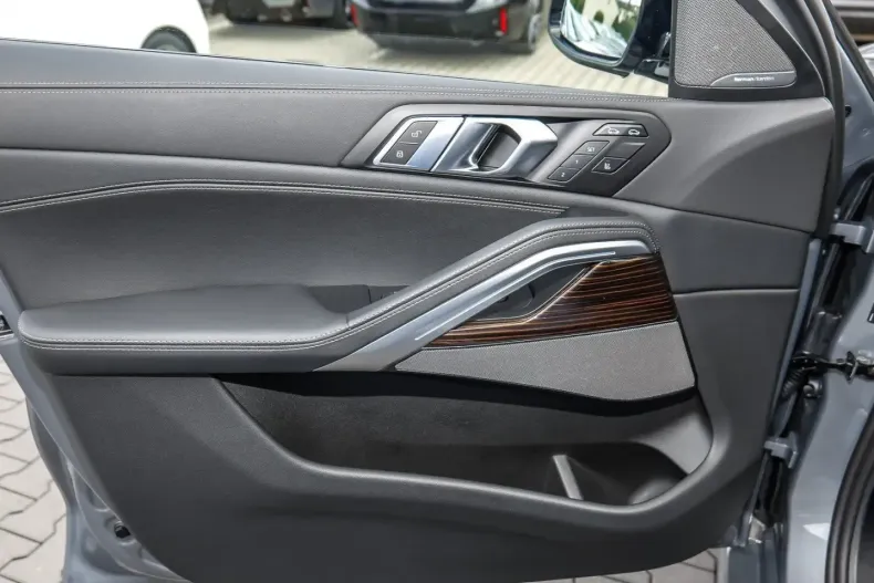 BMW X6 (Seria X) din 2025 cu 12.990 km - oferta BMW237727 - foto 20
