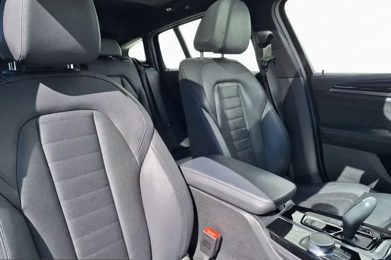 BMW X4 (Seria X) din 2021 cu 120.098 km - oferta BMW237740 - foto 4