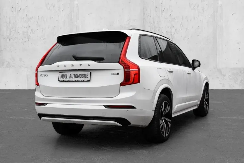 Volvo XC90 din 2022 cu 75.331 km - oferta VOL237745 - foto 1