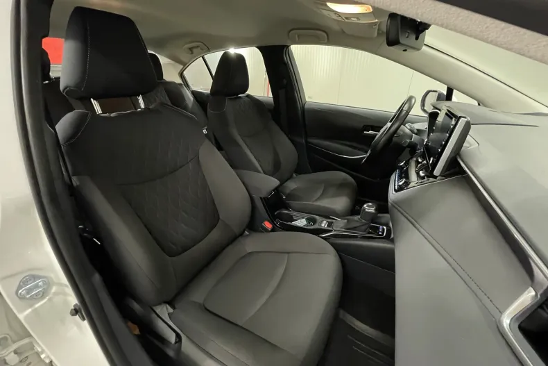 Toyota Corolla din 2022 cu 96.936 km - oferta TOY237775 - foto 10