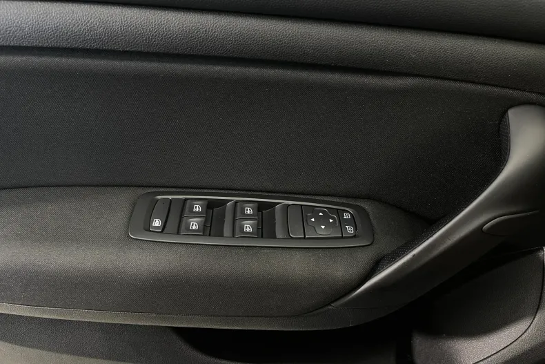 Renault Megane din 2023 cu 65.449 km - oferta REN237778 - foto 17