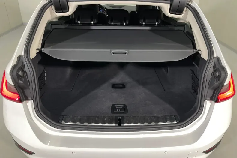 BMW 318d (Seria 3) din 2021 cu 129.438 km - oferta BMW237783 - foto 12