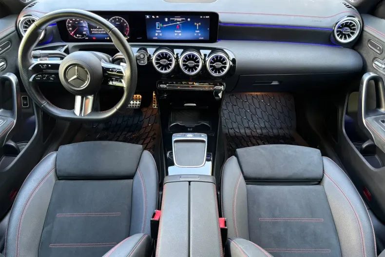 Mercedes-Benz CLA 220 (Clasa CLA) din 2024 cu 7.800 km - oferta MER237794 - foto 11