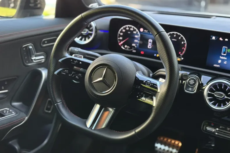 Mercedes-Benz CLA 220 (Clasa CLA) din 2024 cu 7.800 km - oferta MER237794 - foto 12