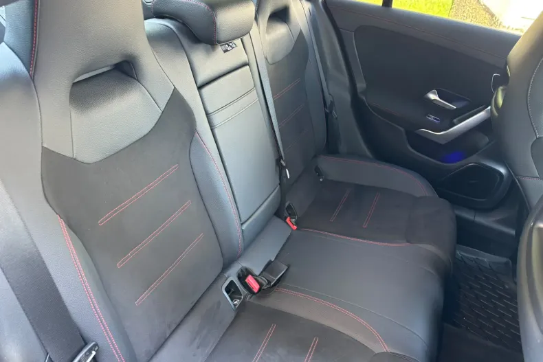 Mercedes-Benz CLA 220 (Clasa CLA) din 2024 cu 7.800 km - oferta MER237794 - foto 21