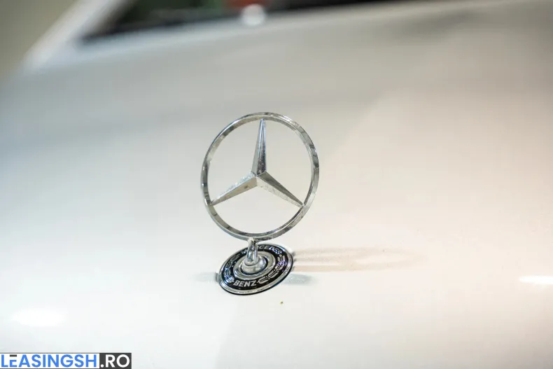 Mercedes-Benz V 300 (Clasa V) din 2024 cu 4.300 km - oferta MER237816 - foto 28