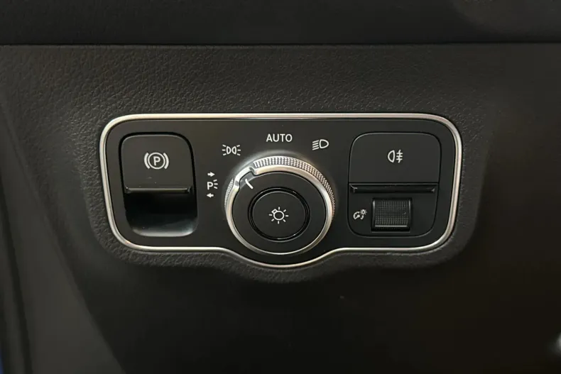 Mercedes-Benz GLB 220 (Clasa GLB) din 2025 cu 15.431 km - oferta MER237837 - foto 14