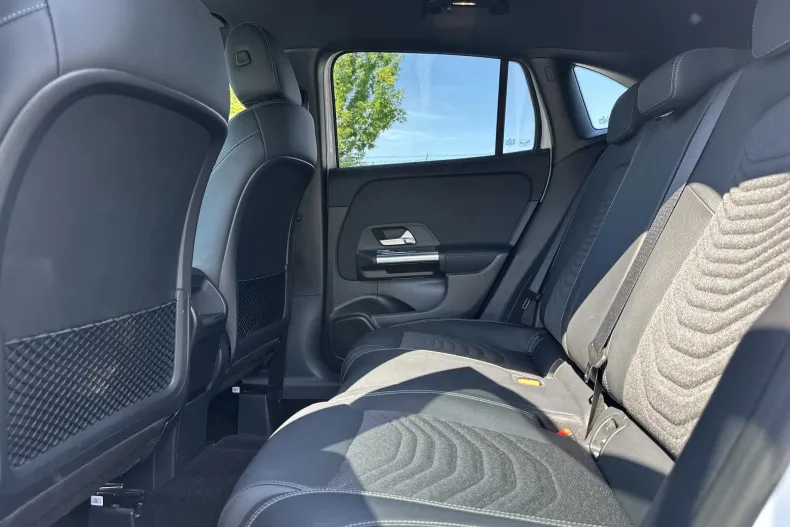Mercedes-Benz GLA 250 (Clasa GLA) din 2024 cu 114.955 km - oferta MER237842 - foto 12
