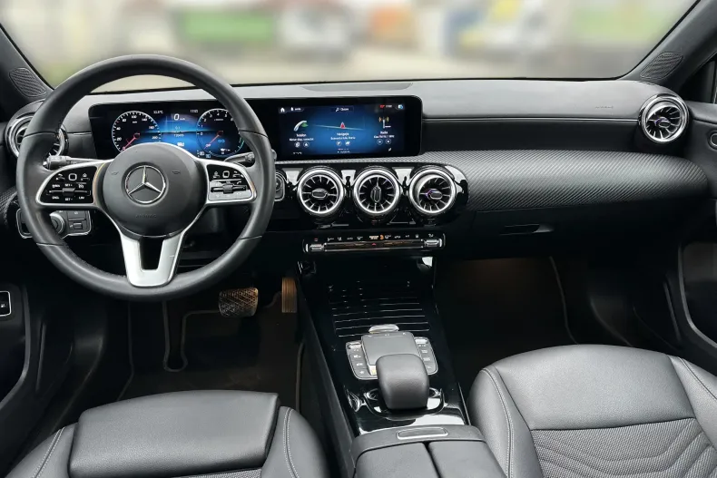 Mercedes-Benz A 250 (Clasa A) din 2022 cu 120.455 km - oferta MER237847 - foto 9