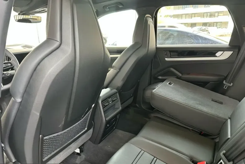 Porsche Cayenne din 2025 cu 9.900 km - oferta POR237859 - foto 18