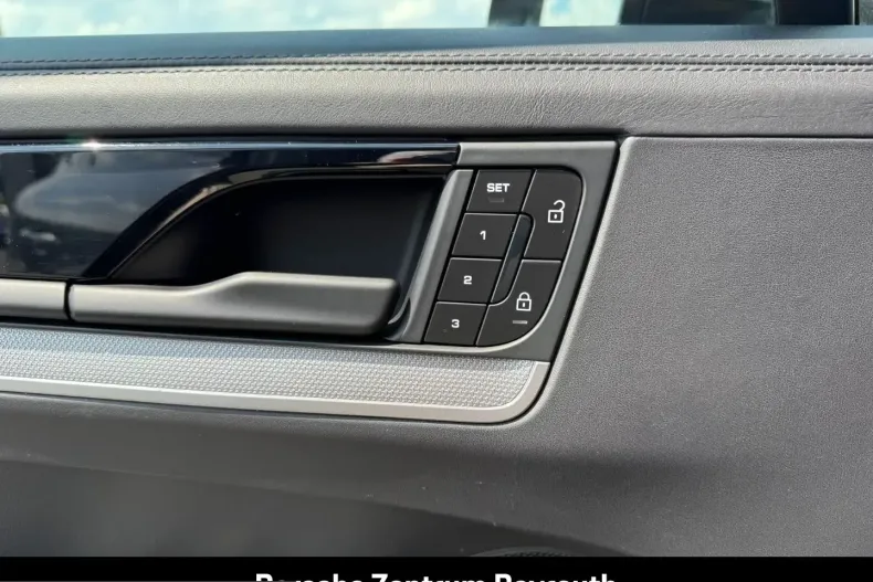 Porsche Cayenne din 2023 cu 29.500 km - oferta POR237870 - foto 23