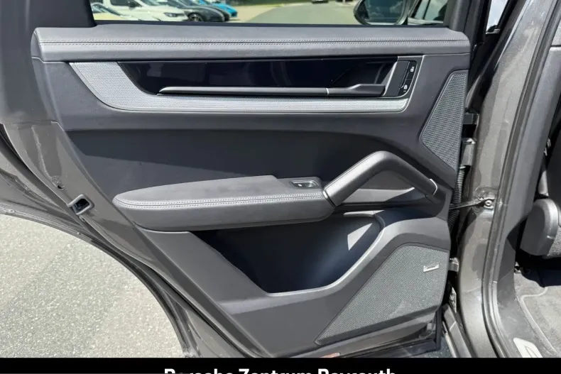 Porsche Cayenne din 2023 cu 29.500 km - oferta POR237870 - foto 24