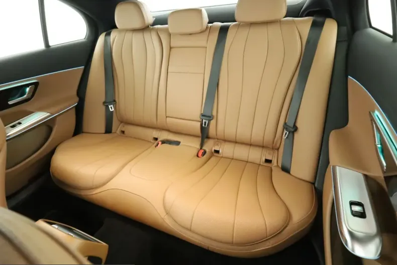 Mercedes-Benz E 220 (Clasa E) din 2025 cu 40.541 km - oferta MER237874 - foto 18