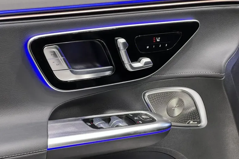 Mercedes-Benz EQE (Clasa E) din 2025 cu 19.252 km - oferta MER237876 - foto 6