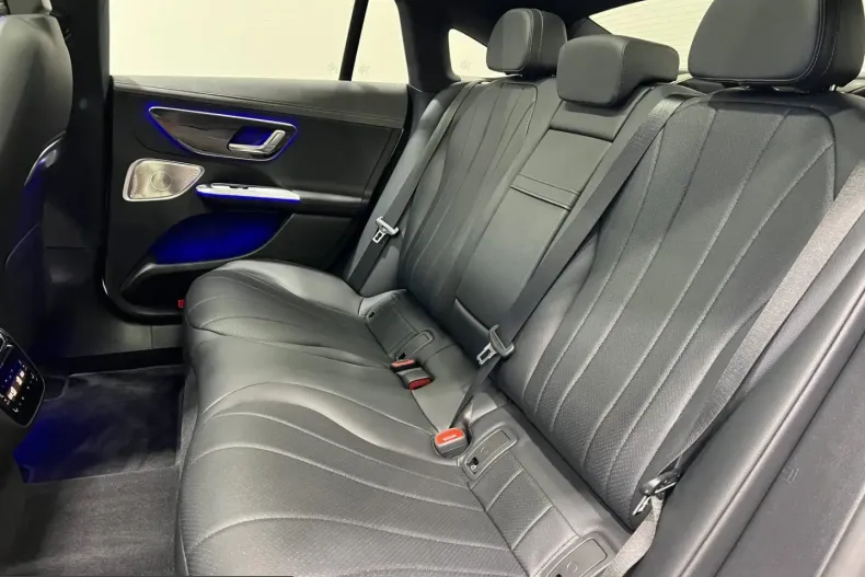 Mercedes-Benz EQE (Clasa E) din 2025 cu 19.252 km - oferta MER237876 - foto 16