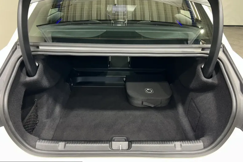 Mercedes-Benz EQE (Clasa E) din 2025 cu 19.252 km - oferta MER237876 - foto 21