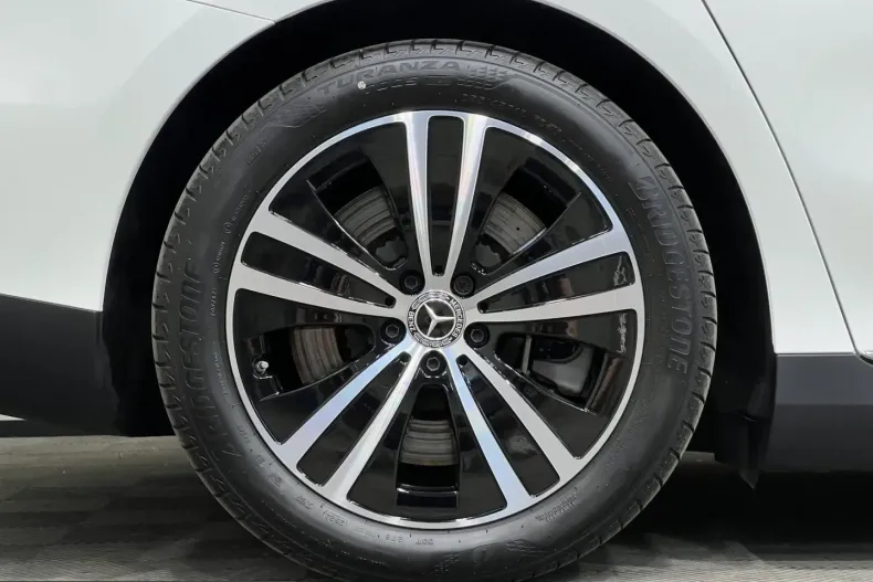 Mercedes-Benz EQE (Clasa E) din 2025 cu 19.252 km - oferta MER237876 - foto 24
