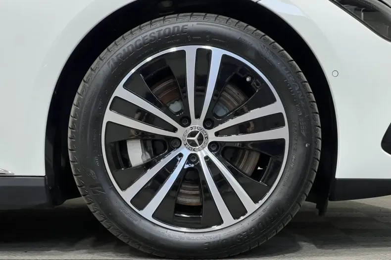 Mercedes-Benz EQE (Clasa E) din 2025 cu 19.252 km - oferta MER237876 - foto 39