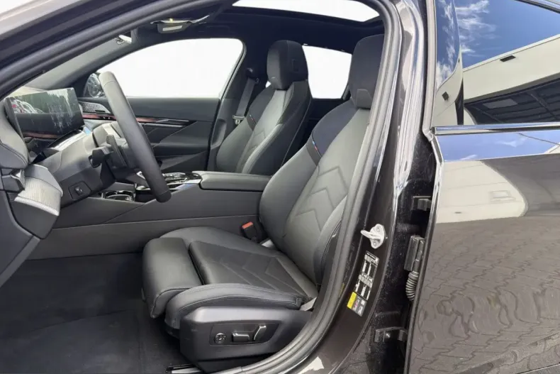 BMW 550 (Seria 5) din 2025 cu 12.563 km - oferta BMW237888 - foto 6