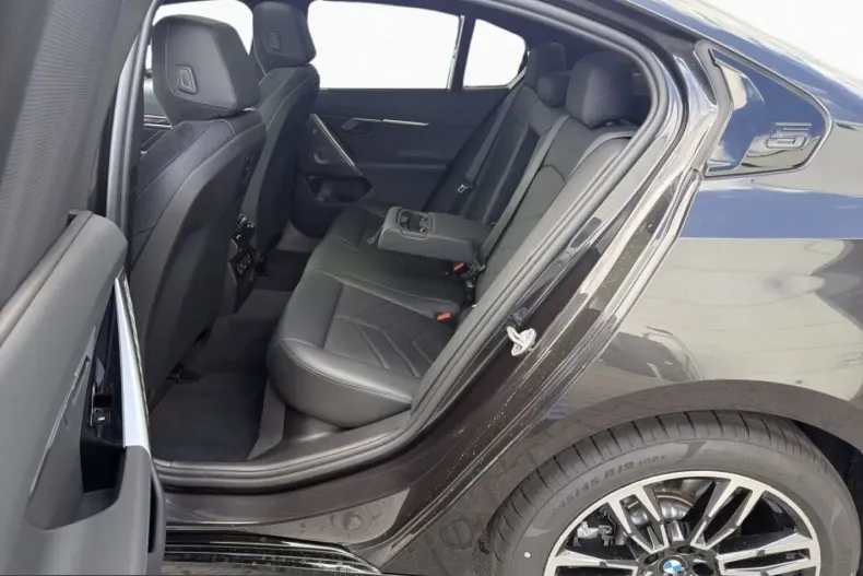 BMW 550 (Seria 5) din 2025 cu 12.563 km - oferta BMW237888 - foto 8