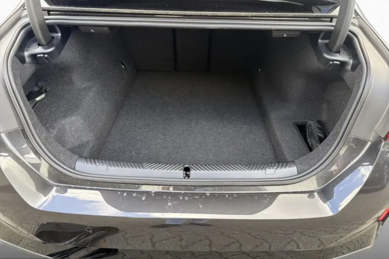 BMW 550 (Seria 5) din 2025 cu 12.563 km - oferta BMW237888 - foto 12