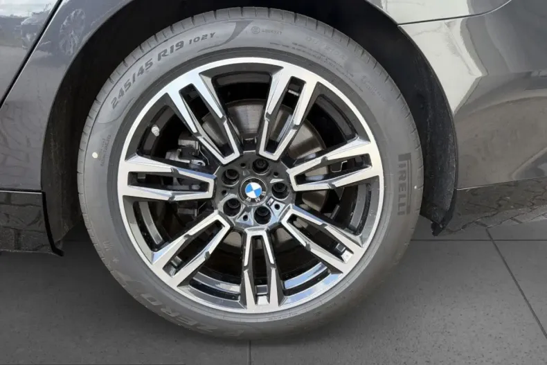 BMW 550 (Seria 5) din 2025 cu 12.563 km - oferta BMW237888 - foto 13