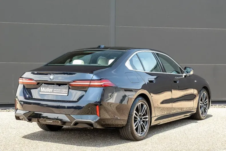 BMW 550 (Seria 5) din 2024 cu 14.932 km - oferta BMW237889 - foto 2