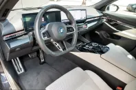 BMW 550 (Seria 5) din 2024 cu 14.932 km - oferta BMW237889 - foto 3