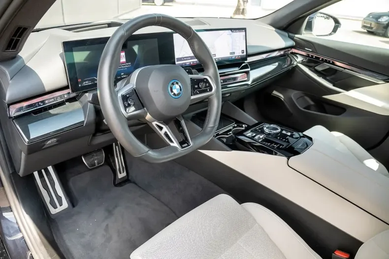 BMW 550 (Seria 5) din 2024 cu 14.932 km - oferta BMW237889 - foto 3