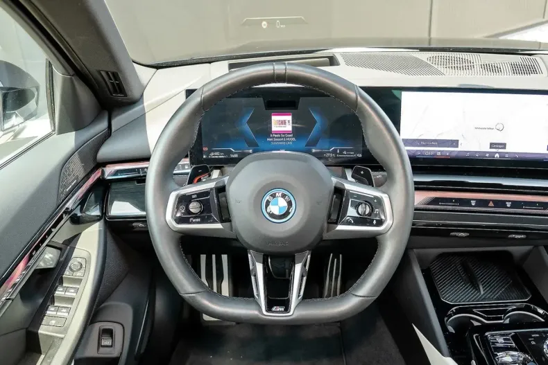 BMW 550 (Seria 5) din 2024 cu 14.932 km - oferta BMW237889 - foto 9