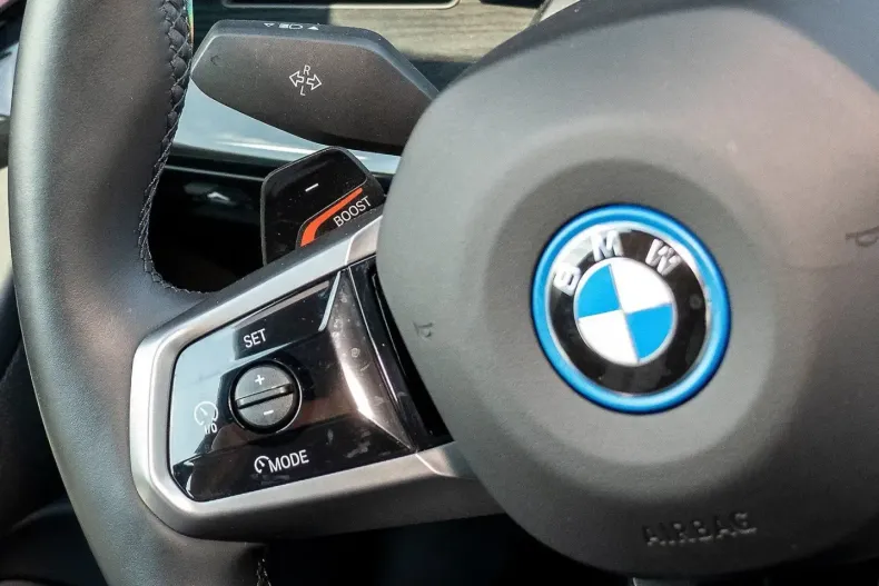 BMW 550 (Seria 5) din 2024 cu 14.932 km - oferta BMW237889 - foto 11